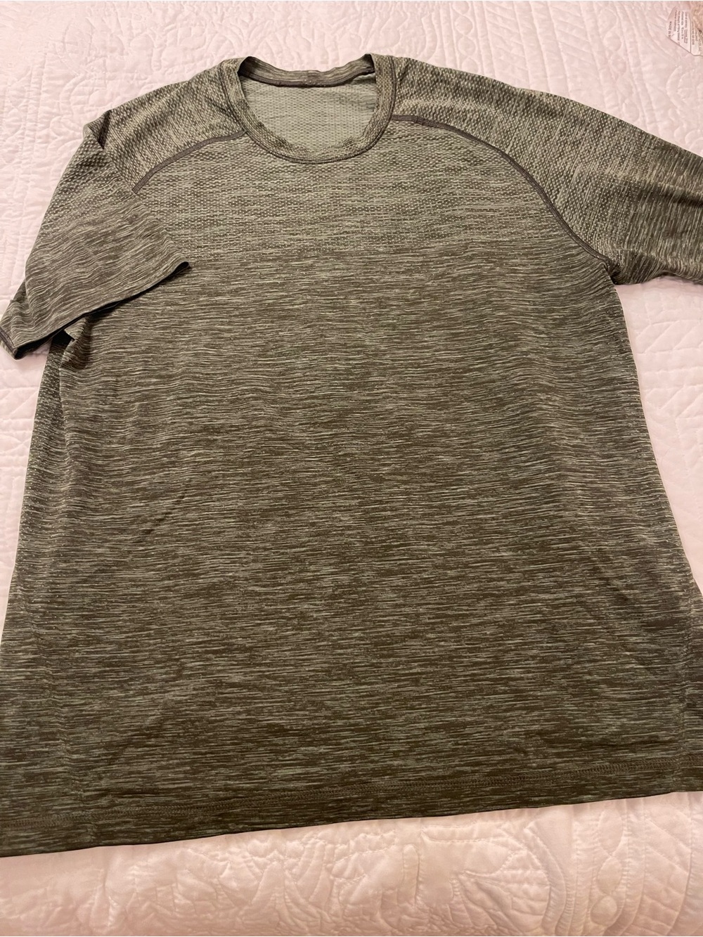 Lululemon Men’s Metal Vent Tech Short Sleeve Shirt -Heathered Green - Size Small